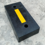 RECTALNGE RUBBER DOCK BUMPER. 450 X 240 X 100.